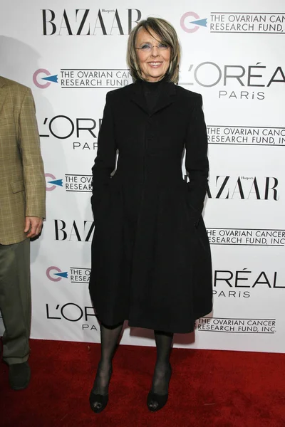 Diane Keaton en "A Night of Hope" presentado por L 'Oreal Paris y Harper' s Bazaar. Murano, Los Ángeles, CA. 11-07-07 —  Fotos de Stock
