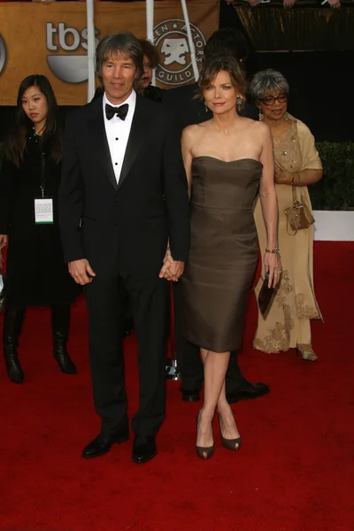 David E. Kelley y Michelle Pfeiffer — Foto de Stock