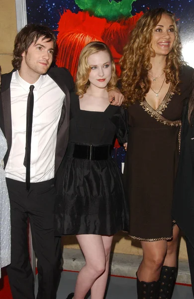 Jim Sturgess with Evan Rachel Wood and Dana Fuchs at the special screening of "Across The Universe". Egyptian Theatre, Hollywood, CA. 09-18-07 — Stock Photo, Image