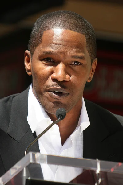 Jamie foxx vid ceremonin hedra honom med 2,347th stjärna på hollywood walk av berömmelse. Hollywood boulevard, hollywood ca. 09-14-07 — Stockfoto