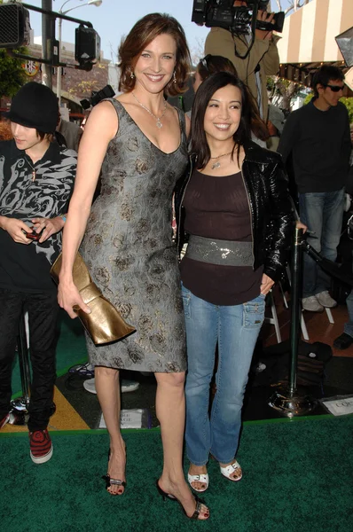 Brenda Strong y Ming Na — Foto de Stock