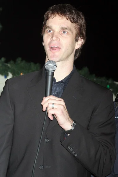 Luc Robitaille at The Salvation Army's Annual Kettle Kick Off Honoring Honorary Mayor Johnny Grant and Local and County Fire Chiefs. The Original Farmers Market, Los Angeles, CA. 11-19-07 — Stock Photo, Image