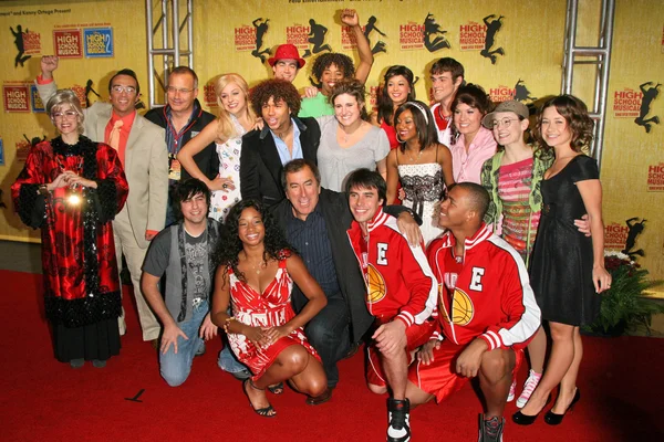 Cast and crew of High School Musical at Disney's High School Musical: The Ice Tour. Staples Center, Los Angeles, CA. 10-05-07 — Stockfoto