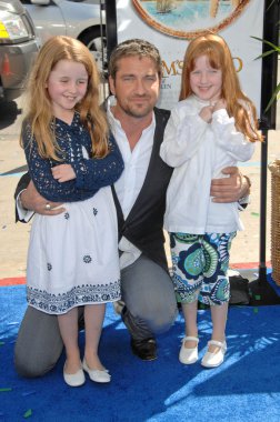 Gerard Butler with his nieces Katie and Rachel