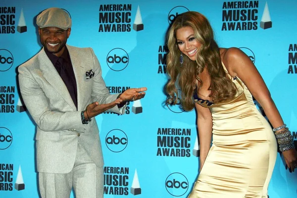 Usher and Beyonce Knowles — Stock Photo, Image