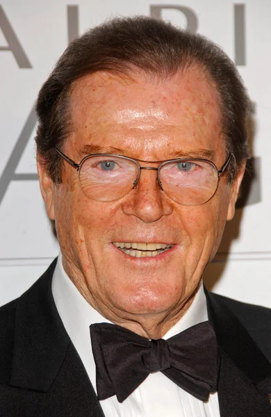 Roger Moore — Photo