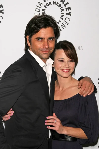 John Stamos and Linda Cardellini — Stock Photo, Image