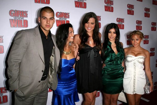 L-R Robert Kardashian Jr, Kourtney Kardashian, Khloe Kardashian, Kimberly Kardashian and Adrienne Bailon — Stock Photo, Image