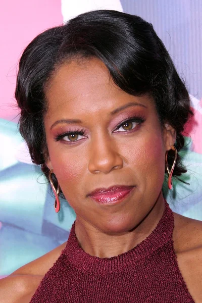 Regina King at the world premiere of "This Christmas". Cinerama Dome, Hollywood, CA. 11-12-07 — Stock Photo, Image