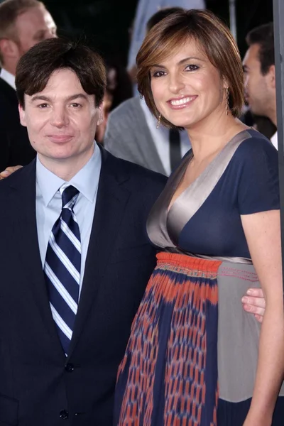 Mike Myers och Mariska Hargitay — Stockfoto