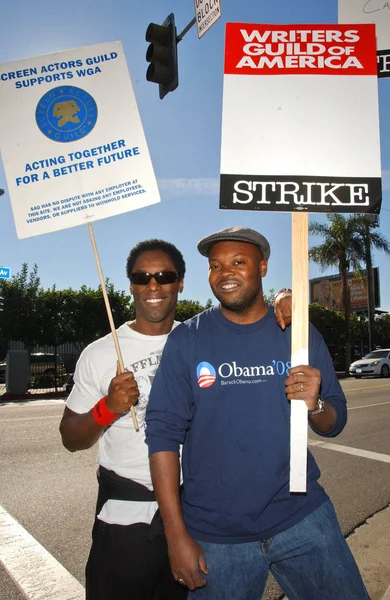 Isaiah Washington at the Writers Guild of America Picket Line in front of Paramount Studios. Hollywood, CA. 12-12-07 — Stok fotoğraf