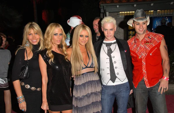 L-R Lisa Gastineau, Jenna Jameson, Aubrey O'Day, Traver Rains and Richie Rich at the T-Mobile Sidekick LX Launch Party. Griffith Park, Hollywood, CA. 10-16-07 — Stock Photo, Image