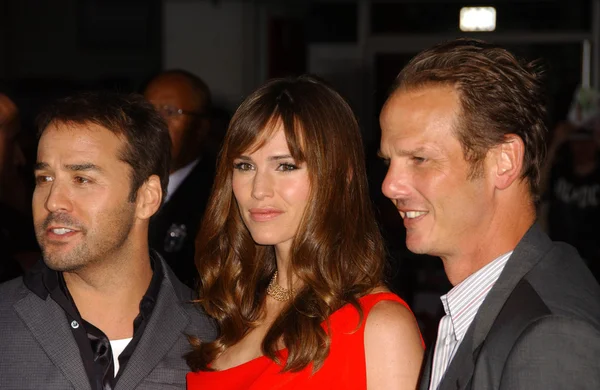 Jennifer Garner com Jeremy Piven e Peter Berg — Fotografia de Stock