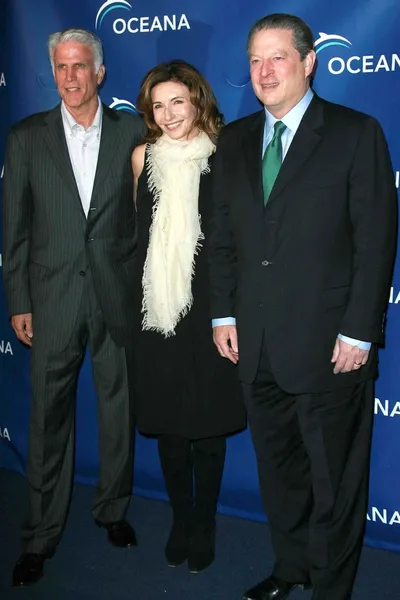 Ted Danson con Mary Steenburgen y Al Gore — Foto de Stock