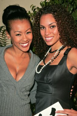 Denyce lawton ve leah jealene