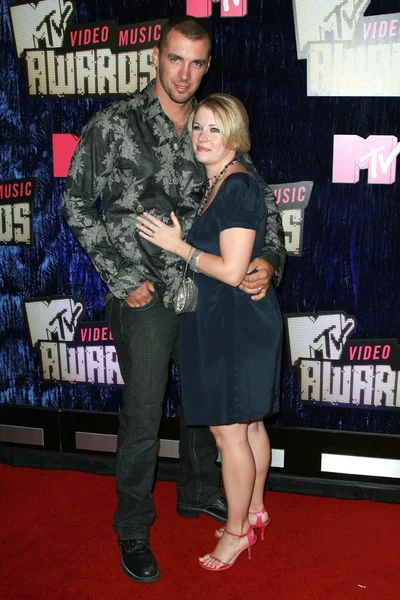 Mark Wilkerson and Melissa Joan Hart arriving at the 2007 MTV Video Music Awards. The Palms Hotel And Casino, Las Vegas, NV. 09-09-07 — 스톡 사진