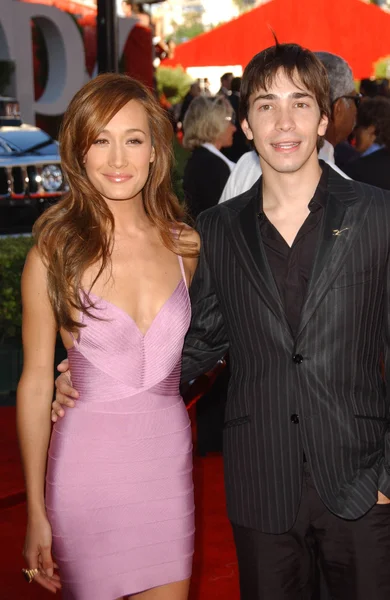 Maggie Q y Justin Long — Foto de Stock