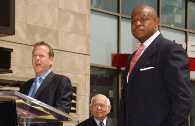 Kiefer sutherland ve forest whitaker forest whitaker hollywood Şöhret Kaldırımı 2,335th yıldızı onurlandıran töreninde. Hollywood Bulvarı, hollywood, ca. 07/04-16