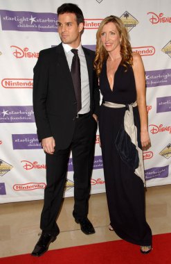 Jonathan roberts ve heather mills