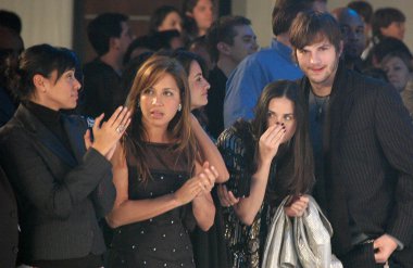 Tamara taylor ve penelope cruz ile demi moore ve ashton kutcher