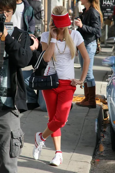 Paris Hilton bei einem Fotoshooting für fila — Stockfoto