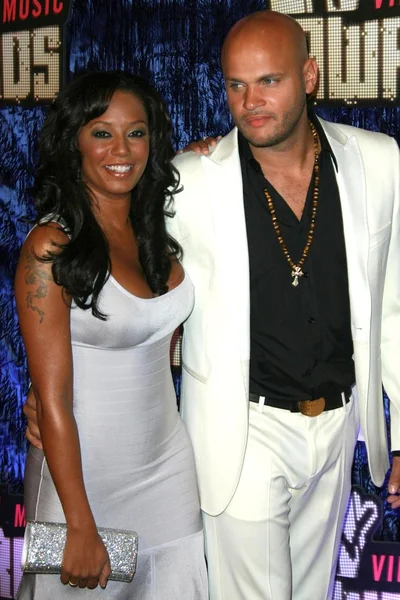 Melanie Brown and Stephen Belafonte arriving at the 2007 MTV Video Music Awards. The Palms Hotel And Casino, Las Vegas, NV. 09-09-07 — 图库照片
