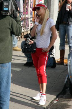 Paris hilton adlı bir fotoğraf çekmek için fila