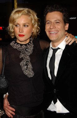 Alice evans ve Ioan gruffudd tv los angeles galasında ayarlayın. kret tiyatro, westwood, ca. 03-27-07