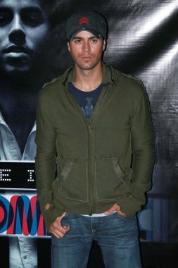 Enrique Iglesias-mağaza performans ve imzalama