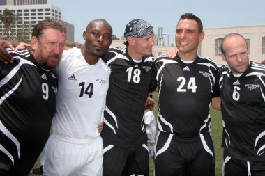 Steve jones, jimmy jean-louis, frank leboeuf, vinnie jones ve jason statham