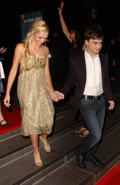 Teresa Palmer and Daniel Radcliffe — Stockfoto