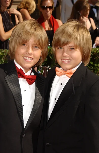Dylan Sprouse and Cole Sprouse at the 2007 Primetime Creative Arts Emmy Awards. Shrine Auditorium, Los Angles, CA. 09-08-07 — Stock Photo, Image