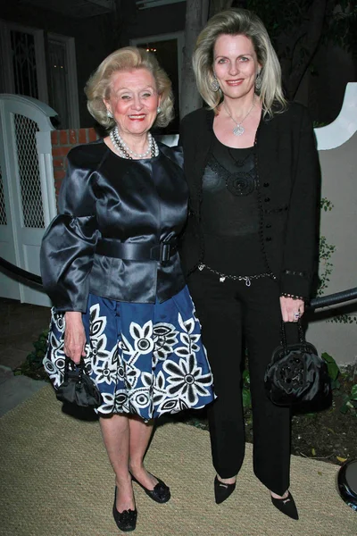 Barbara Davis, Nancy Davis — Foto de Stock