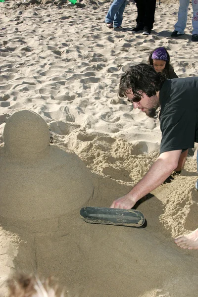 Κολ είναι βασισμένος ανταγωνισμός οικοδόμησης Sandman διακοπές — Φωτογραφία Αρχείου
