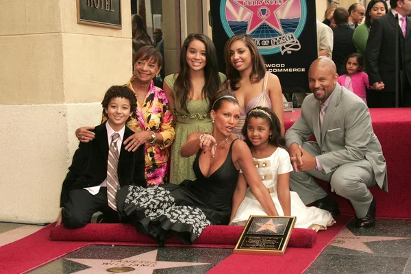 Vanessa Williams com Chris Williams e sua família — Fotografia de Stock