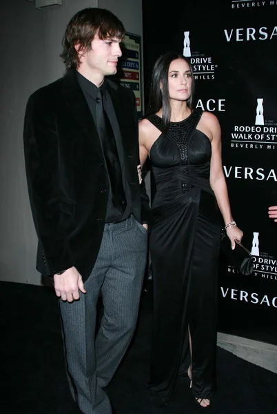 Ashton kutcher, demi moore — Photo