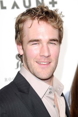 altıncı yıllık Kelebek kelebek topu