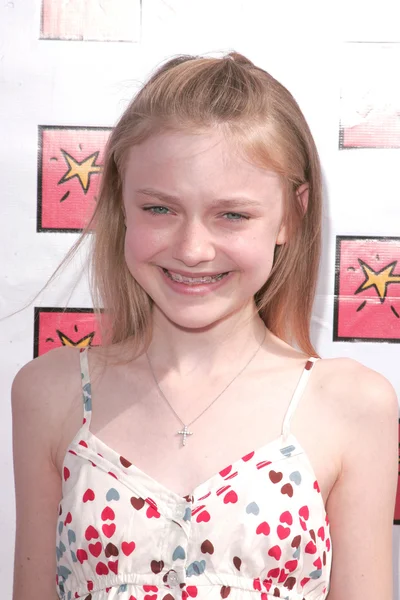 Mckenna grace fakes