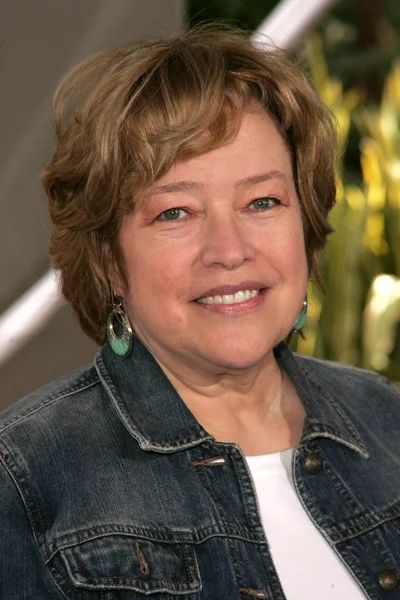 Kathy Bates at the Los Angeles Premiere of Charlottes Web. Arclight Theatre, Hollywood, CA. 12-10-06 — Stock Photo, Image