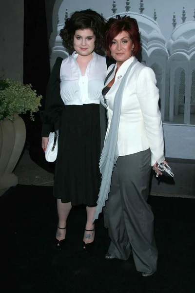 Kelly osbourne ve sharon Osbourne'un giorgio armani prive, Oscar kutlamak için göster. Yeşil dönüm, los angeles, ca. 02 / 24 / 07 — Stok fotoğraf