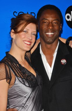 Kate walsh ve Isaiah washington, disney - abc televizyon tüm star party grup. Ritz-carlton huntington hotel, pasadena, ca. 01-14-07