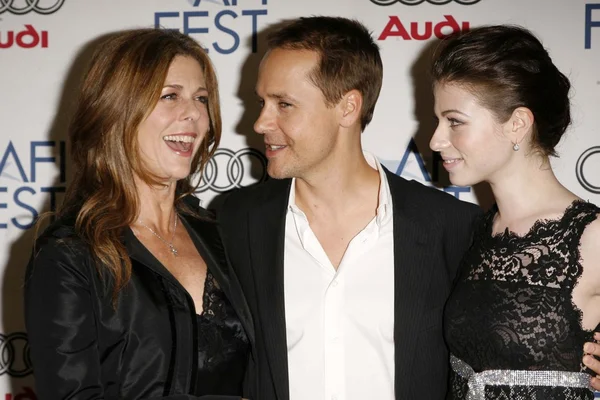 Rita Wilson with Chad Lowe and Michelle Trachtenberg — Stock Photo, Image