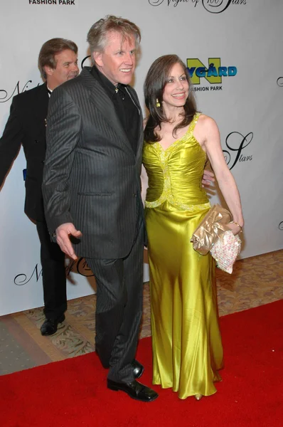 Gary Busey and Vicki Roberts — Stock Photo, Image