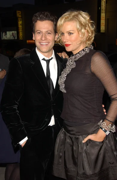 Alice Evans et Ioan Gruffudd à la première de The TV Set à Los Angeles. Crest Theater, Westwood, CA. 27-03-07 — Photo