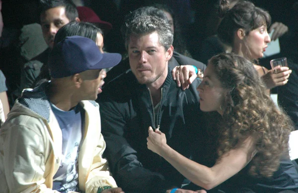 Russell simmons med eric dane och rebecca gayheart — Stockfoto