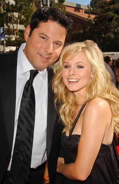 Greg Grunberg and Kristen Bell at the 2007 Primetime Creative Arts Emmy Awards. Shrine Auditorium, Los Angles, CA. 09-08-07 — 图库照片