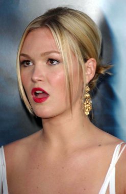 Julia Stiles