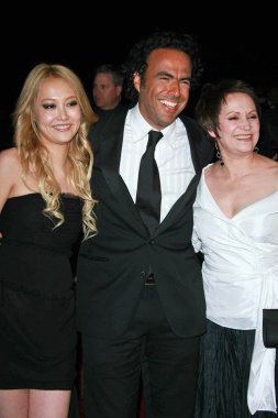 alejandro gonzalez yönetmenler ve adriana barraza ile Rinko kikuchi