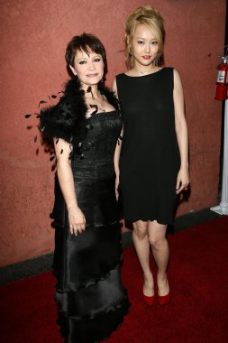 Adriana barraza ve rinko kikuchi, hollywood life dergileri atılım yılın Ödülleri. müzik kutusu, hollywood, ca. 12-10-06