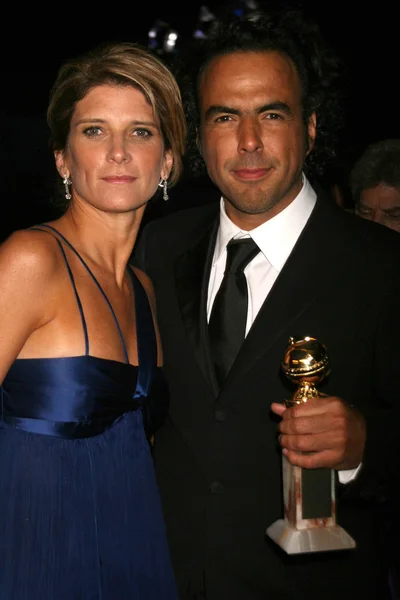 Alejandro Gonzalez Inarritu e convidado no Paramount Pictures 2007 Golden Globe Awards After-Party. Hotel Beverly Hilton, Beverly Hills, CA. 01-15-07 — Fotografia de Stock